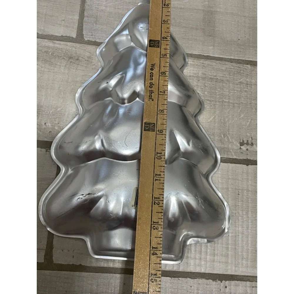 Christmas Tree Cake Pan Wilton 2105-9410 circa 1986 ‎ EUC